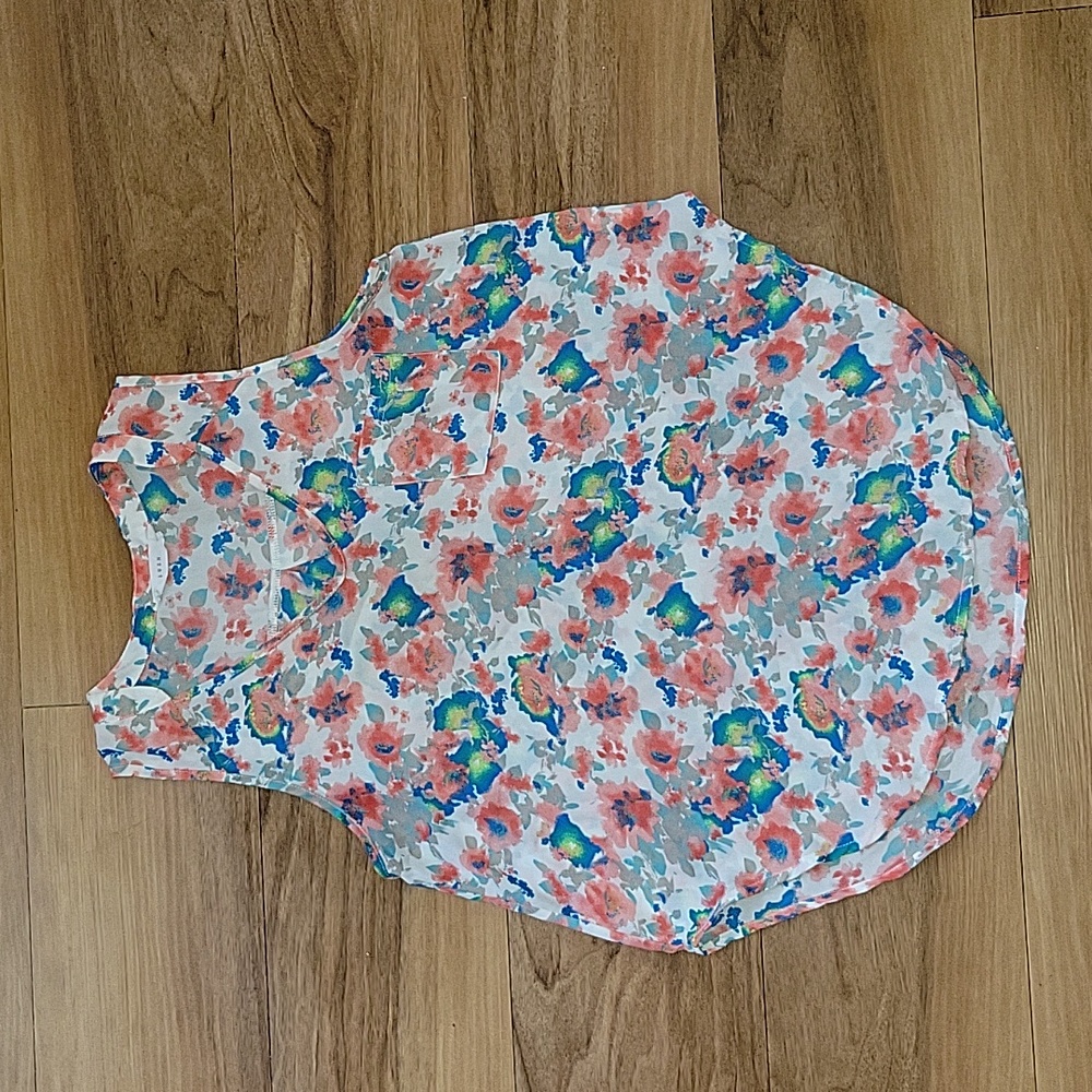 Lush Sleeveless Floral blouse
